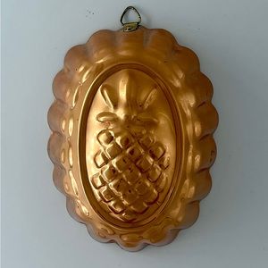 Copper colored pineapple mold decor - Vintage 1960s